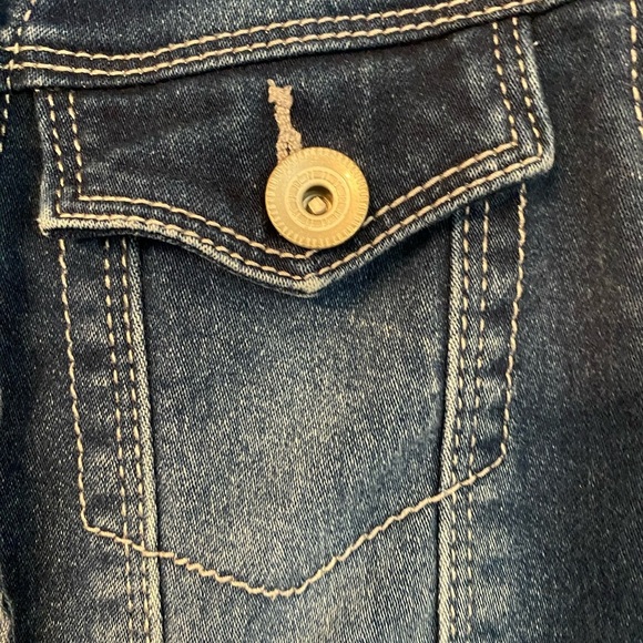 Girls Size 7/8 Squeeze Dark Wash Snap ClosureJean Jacket - Picture 3 of 8